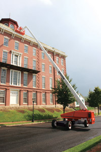 telescoping boom lift